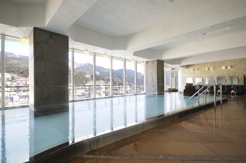 Suimeikan Gero Exterior foto The indoor pool at the hotel