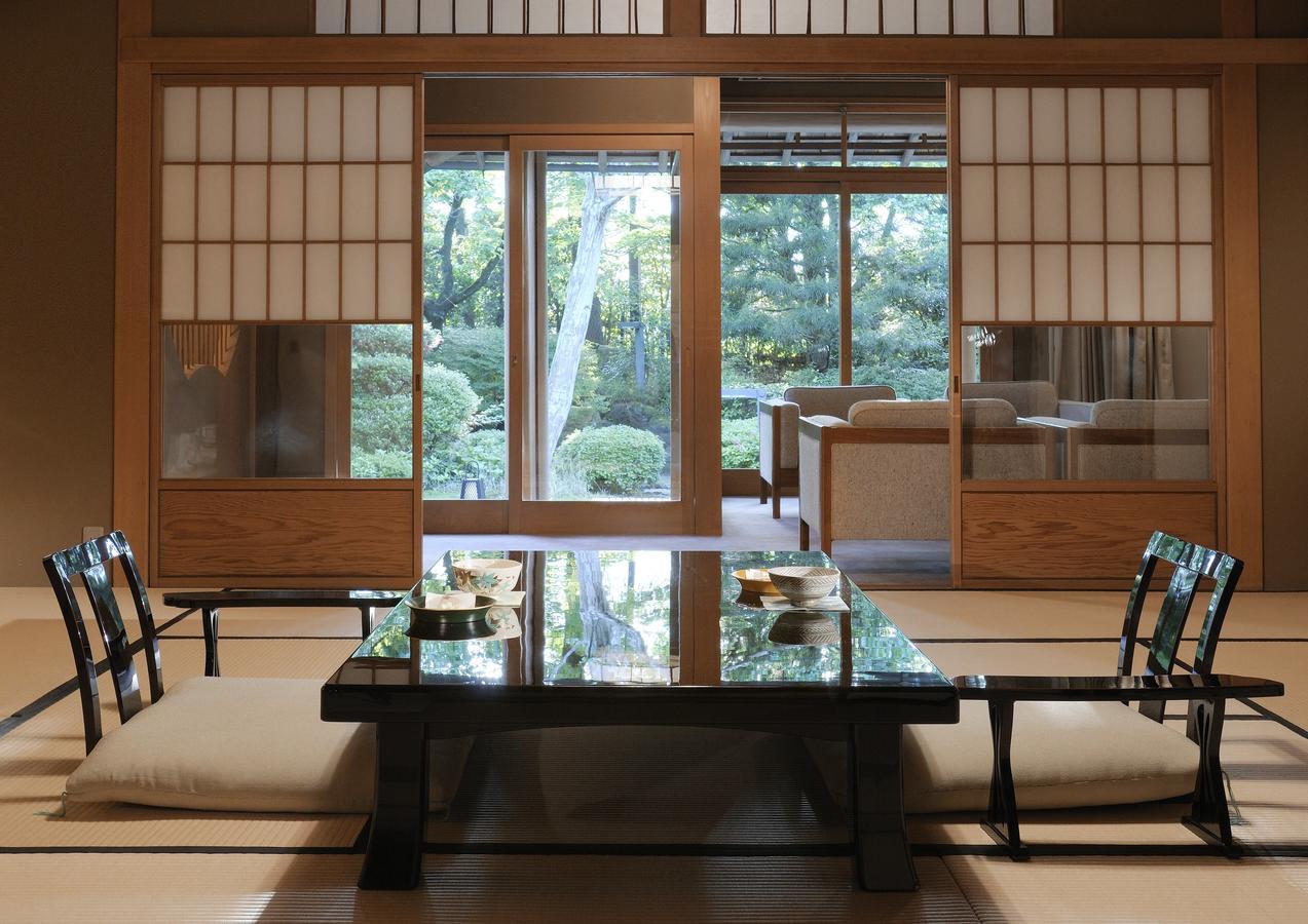 Suimeikan Gero Exterior foto A traditional Japanese dining room